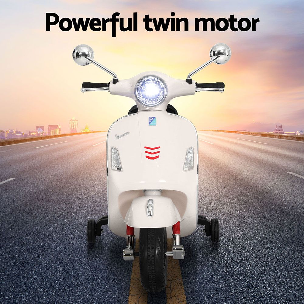 RCAR-MBIKE-VESPA-WH-03.jpg