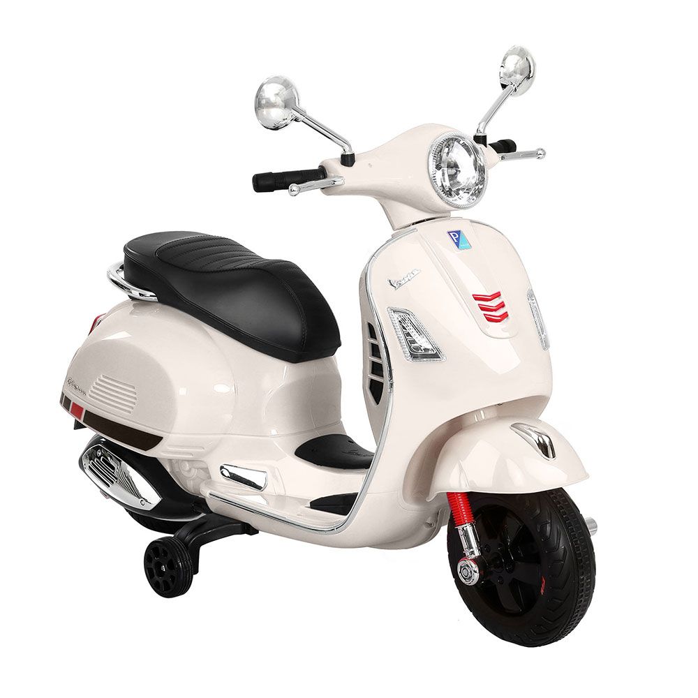 RCAR-MBIKE-VESPA-WH-05.jpg
