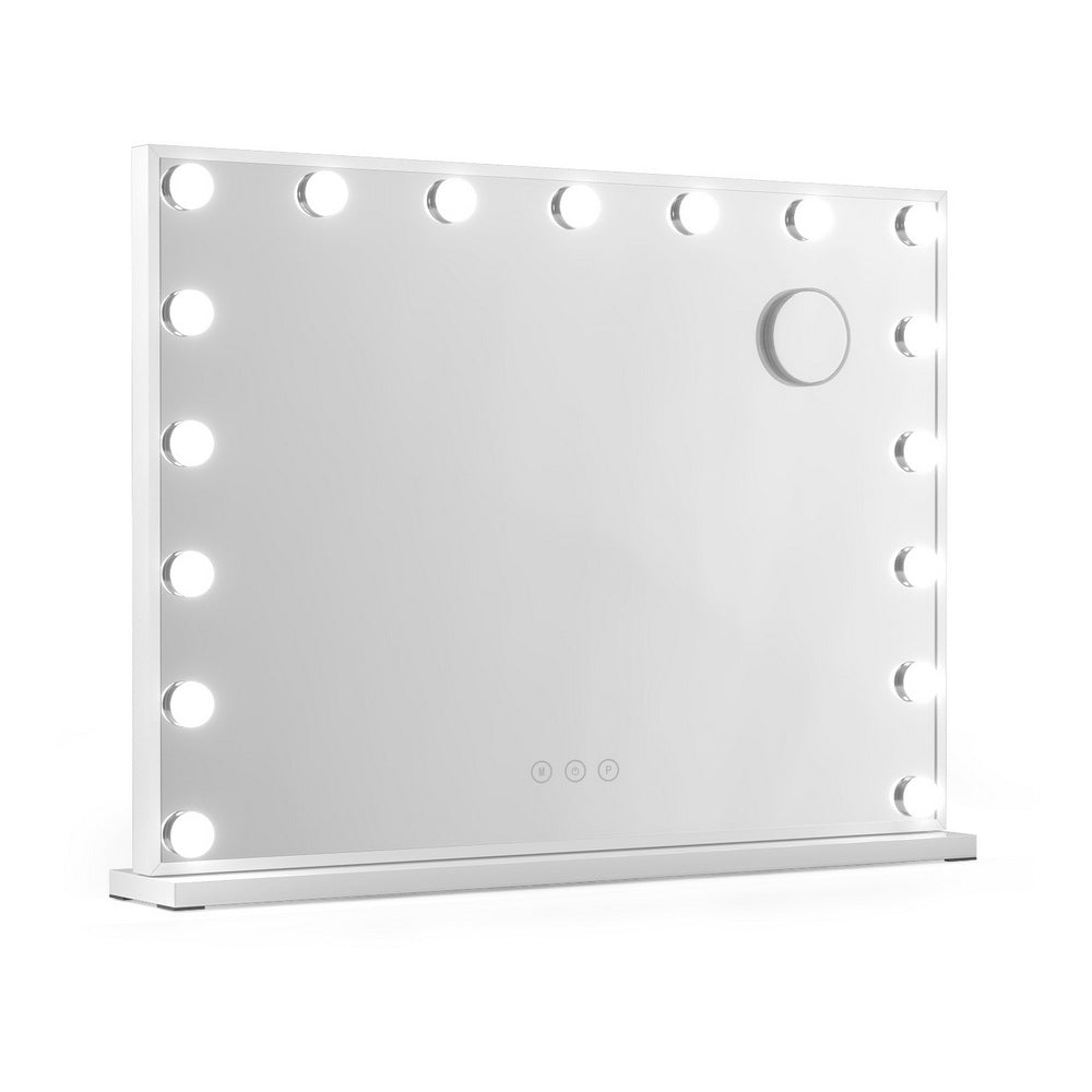 MM-E-FRAMELS-5880-WH-202511271828-00.jpg