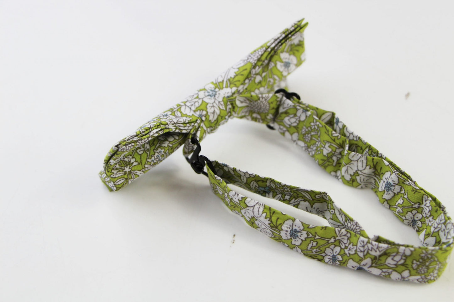 Mens Green With White Flowers Cotton Bow Tie & Pocket Square Set