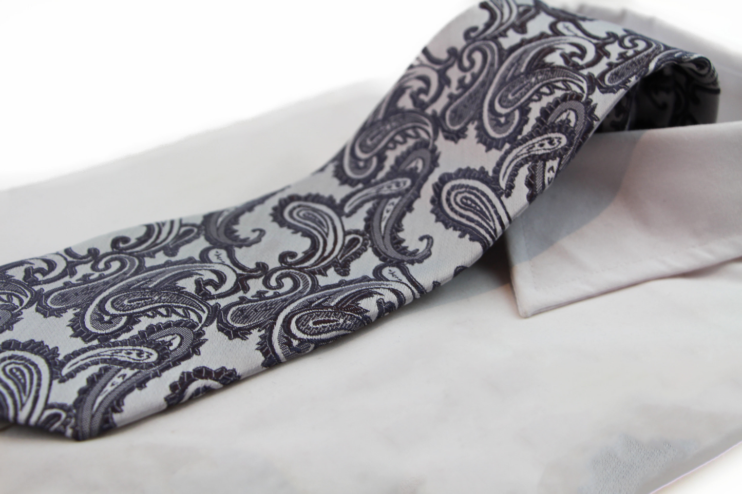 Mens Grey & Gunmetal Paisley Patterned Neck Tie