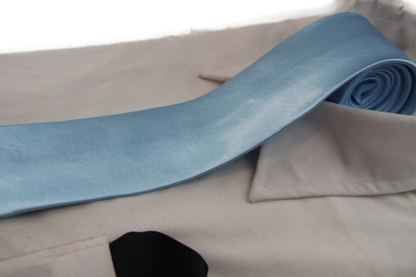 Mens Light Blue 8cm Neck Tie & Black Pocket Square Set