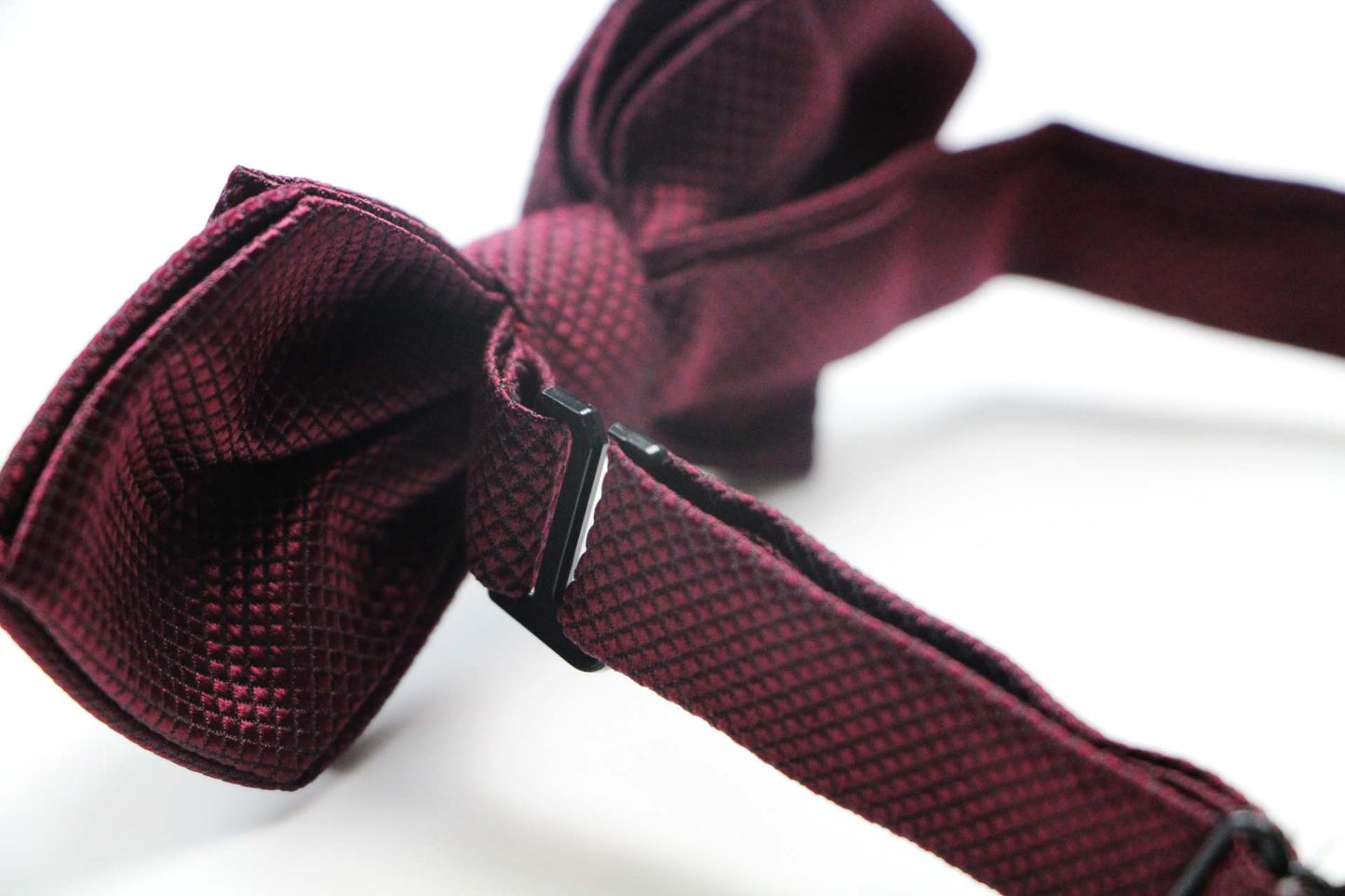 Mens Plum Diamond Shaped Checkered Bow Tie