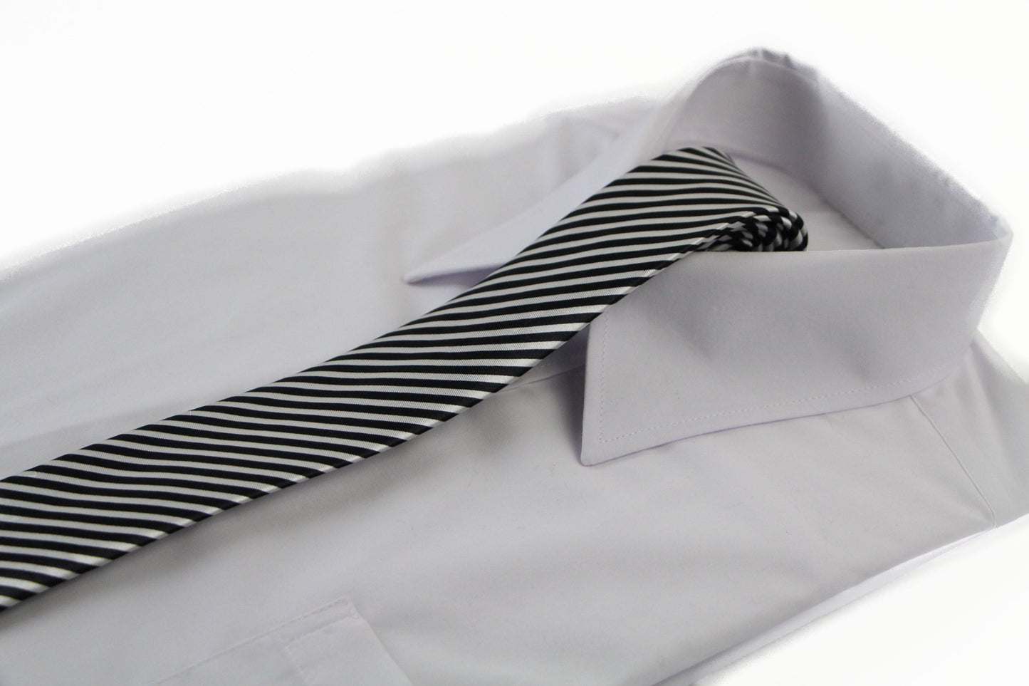 Mens White & Black Thin Diagonal Stripe 5cm Skinny Neck Tie