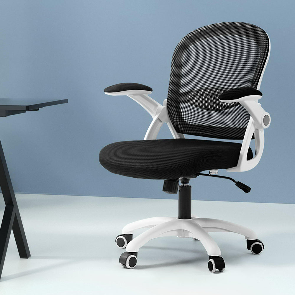 OCHAIR-G-2013-WH-BK-49355-06.jpg