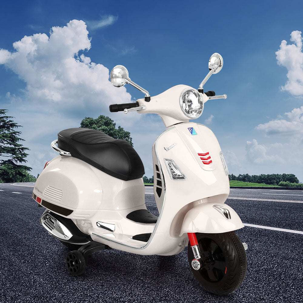 RCAR-MBIKE-VESPA-WH-95238-05.jpg