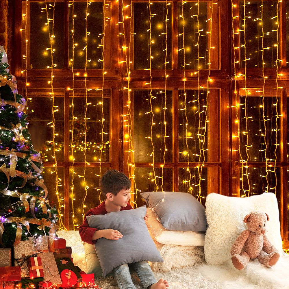 XMAS-CUR600-6M-WARM-07.jpg