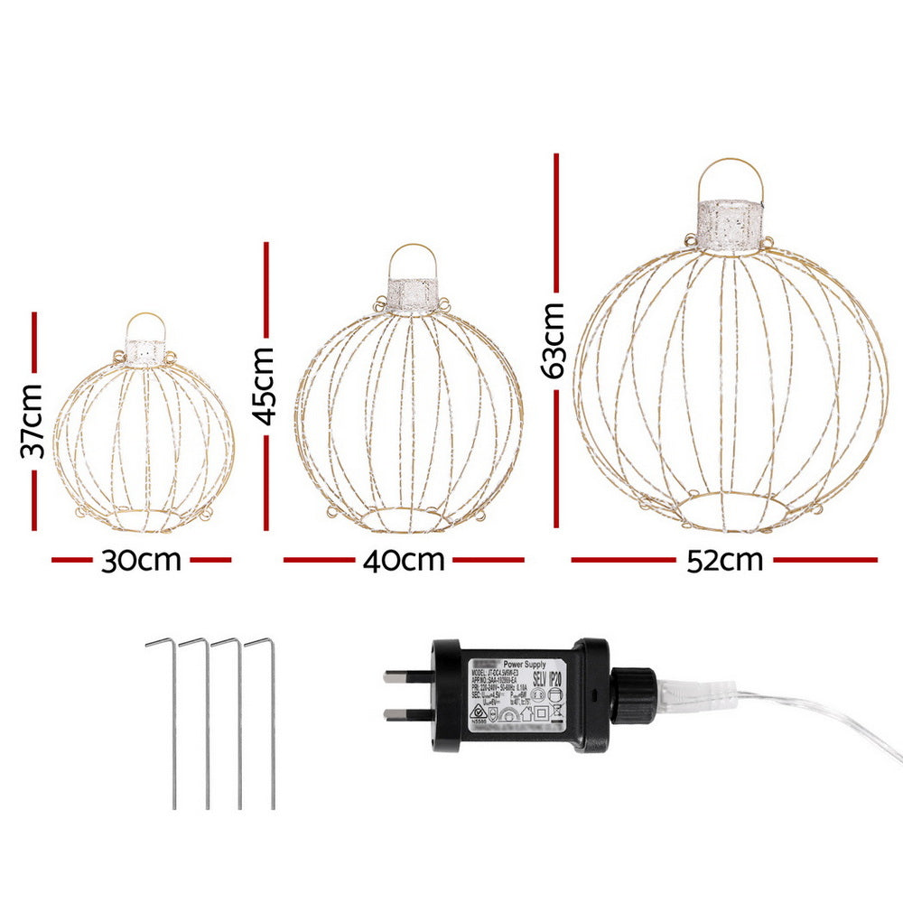 XMAS-MOT-BALL01-WARM-202508132012-01.jpg