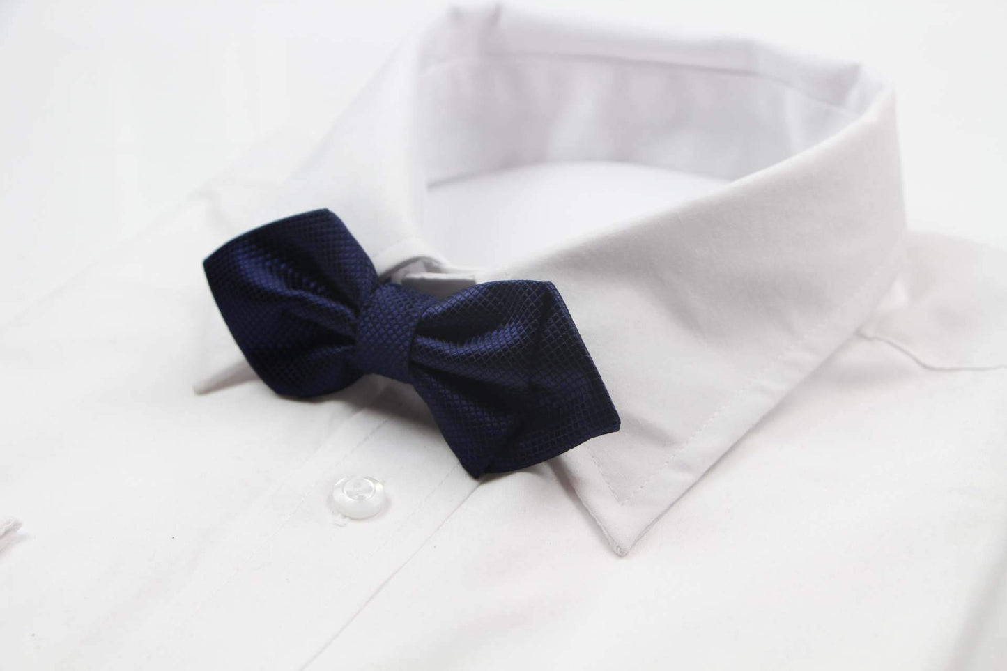 Mens Navy Diamond Shaped Checkered Bow Tie