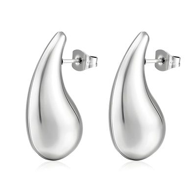 Teardrop of silver earrings