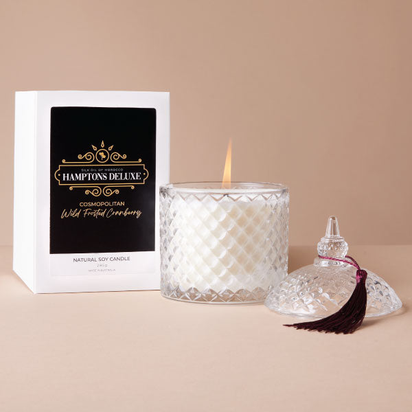 Hamptons Deluxe Medium Candle - Cosmopolitan - Wild Frosted Cranberry