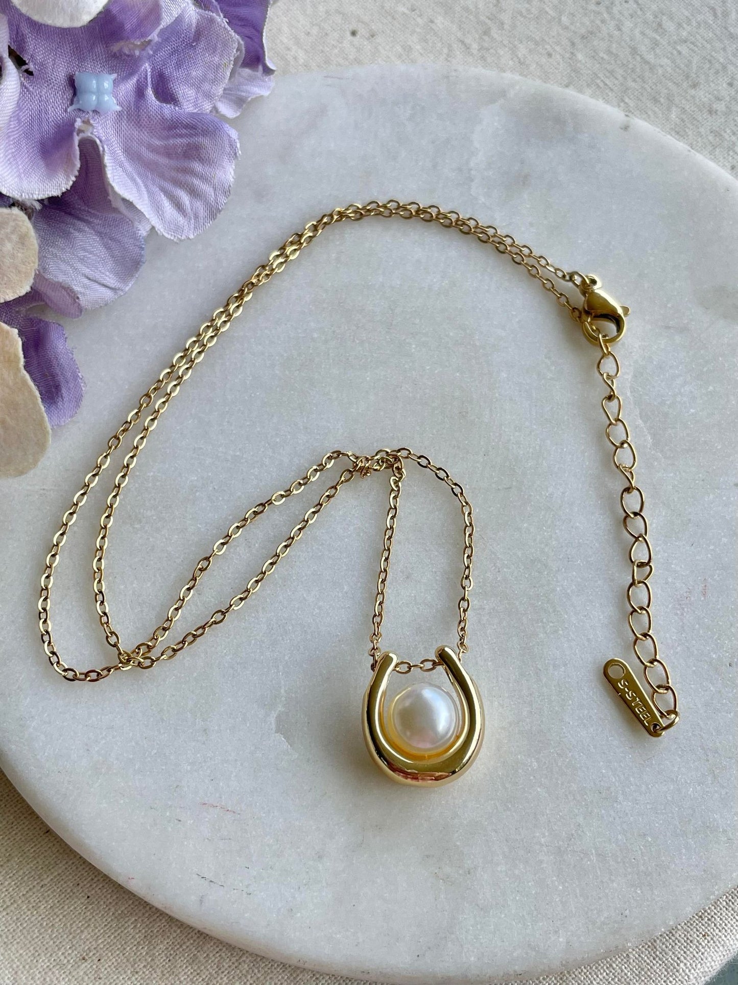 Hold onto the pearl necklace – Tarnish Proof Jewellery