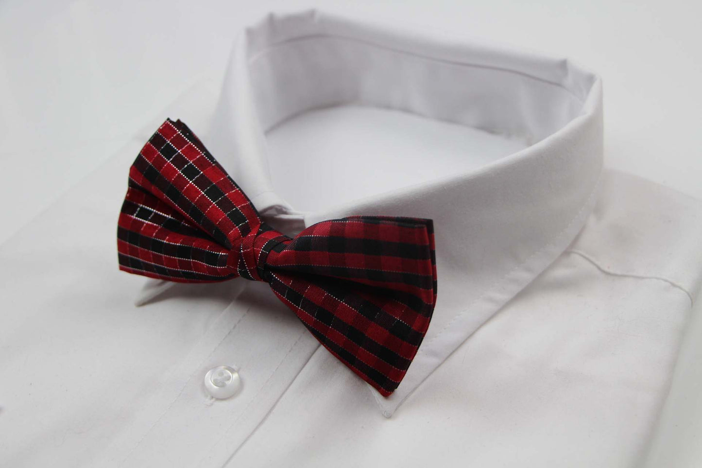 Mens Black & Red Plaid Patterned Tinsel Bow Tie