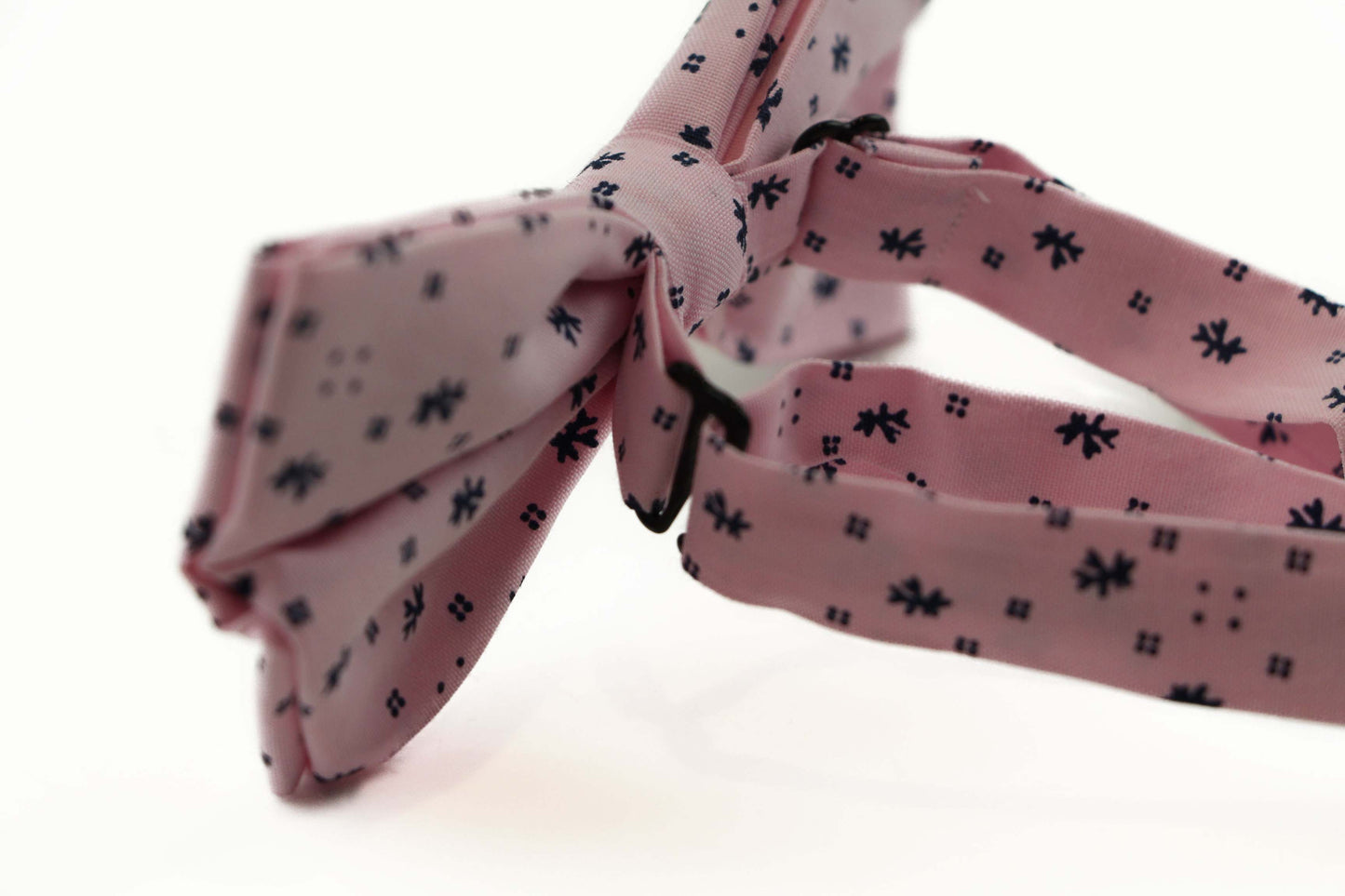Mens Light Pink Preppy Leaf & Dots Patterned Cotton Bow Tie