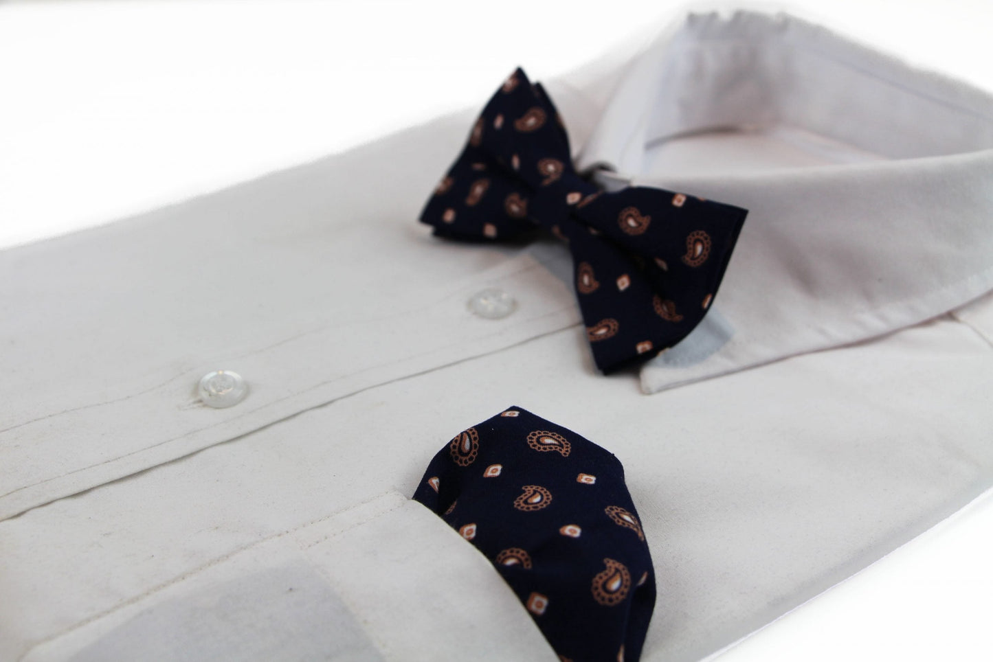 Mens Navy & Tan Scattered Paisley Cotton Bow Tie And Pocket Square Set