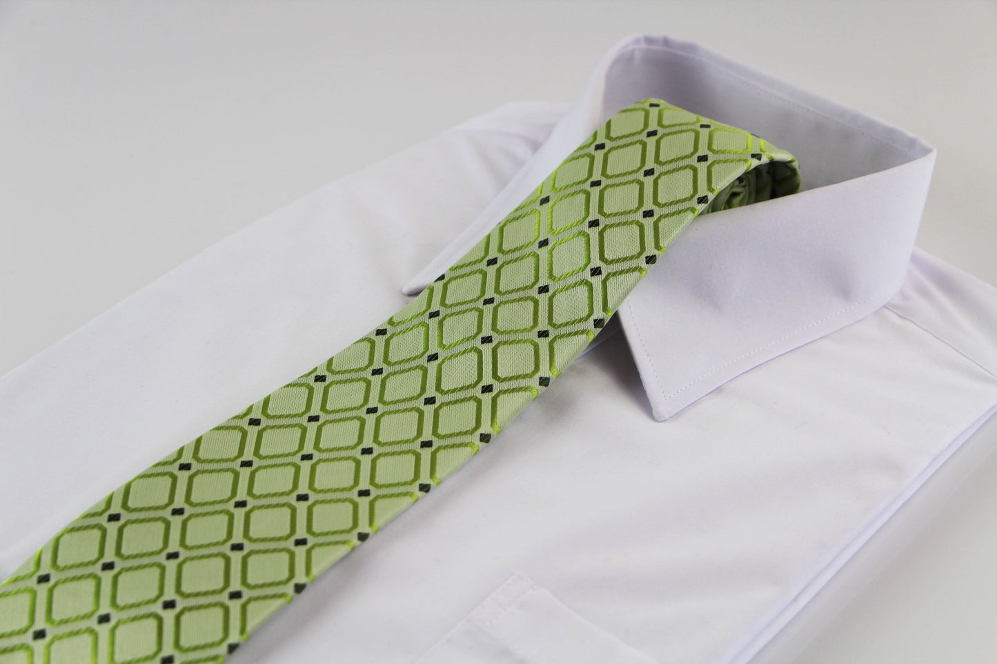 Mens Olive Green Patterned 8cm Neck Tie