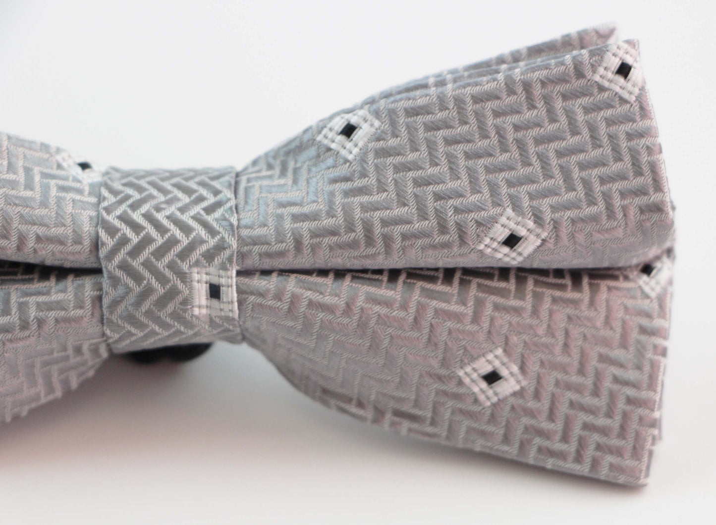 Mens Silver Patterned Bow Tie