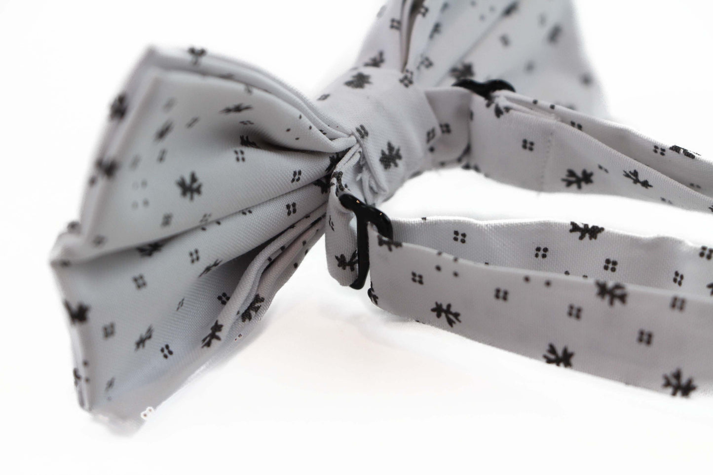 Mens White Preppy Leaf & Dots Patterned Cotton Bow Tie