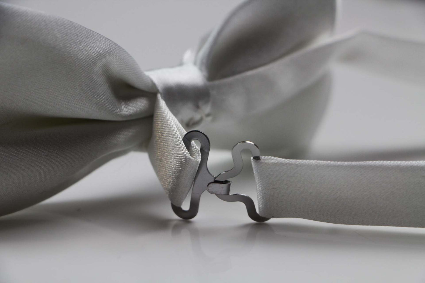 Mens White Solid Plain Colour Bow Tie