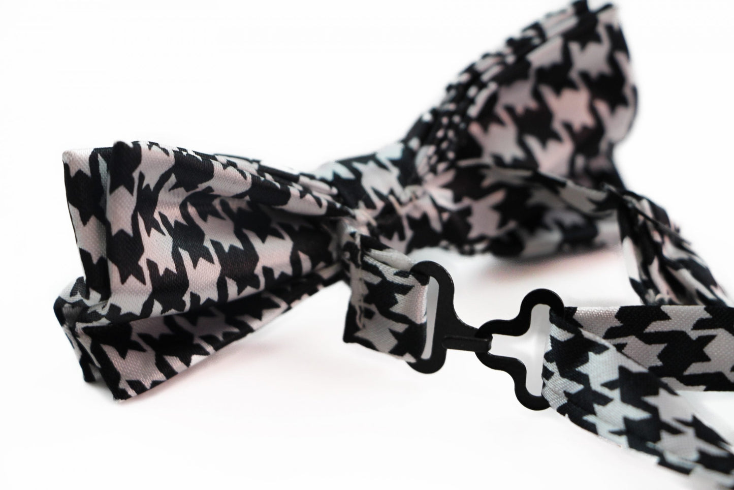 Boys White & Black Houndstooth Patterned Bow Tie